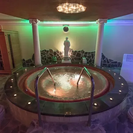 Alex, Nezabudka דירה